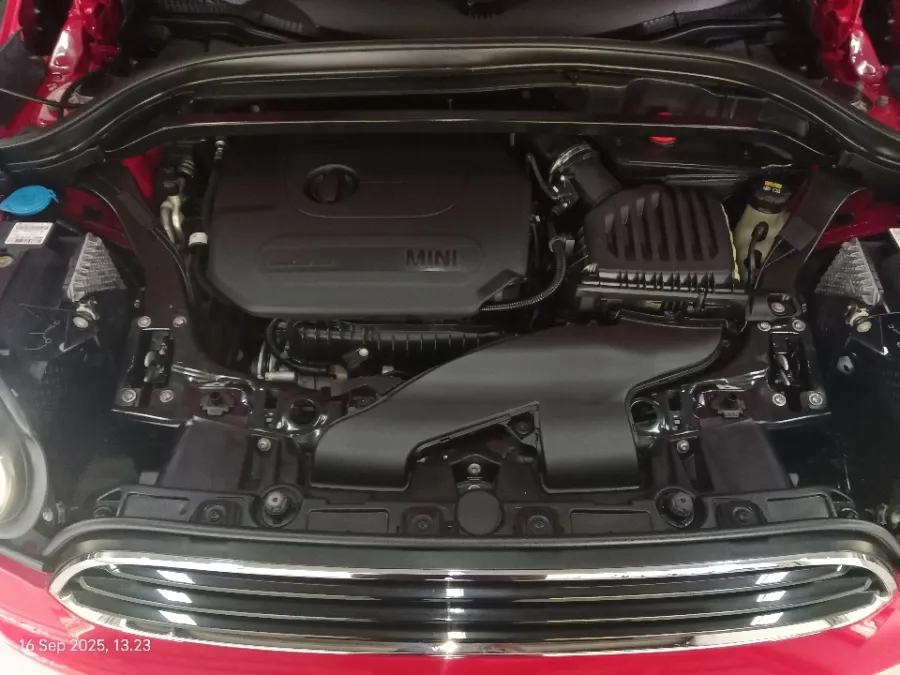Foto Mobil Bekas Mesin MINI Countryman 1.5 Cooper tahun 2022