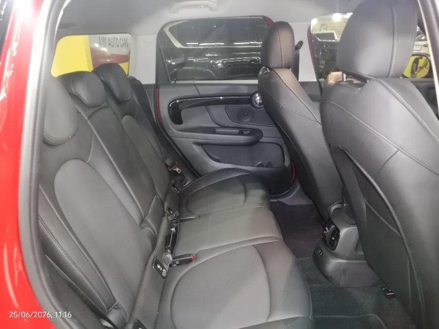 Foto Mobil Bekas Kabin Belakang MINI Countryman 1.5 Cooper tahun 2023