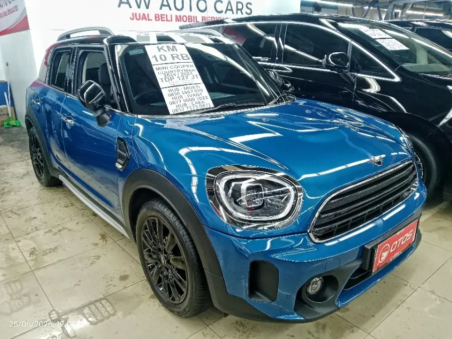 Foto Mobil Bekas Kanan Depan MINI Countryman 1.5 Cooper tahun 2023