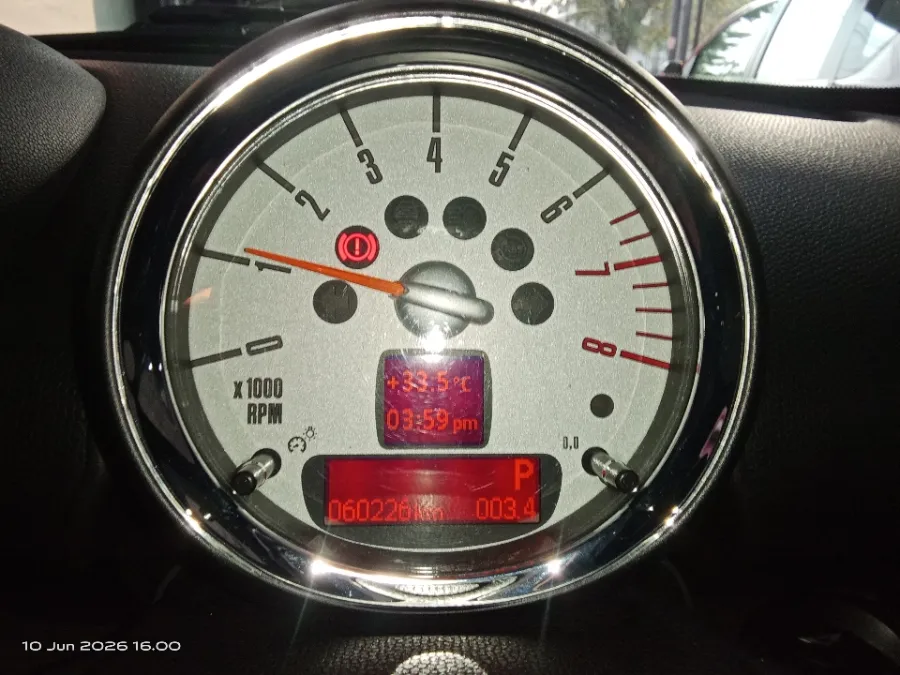 Foto Mobil Bekas Odometer MINI Countryman 1.6 Cooper tahun 2011