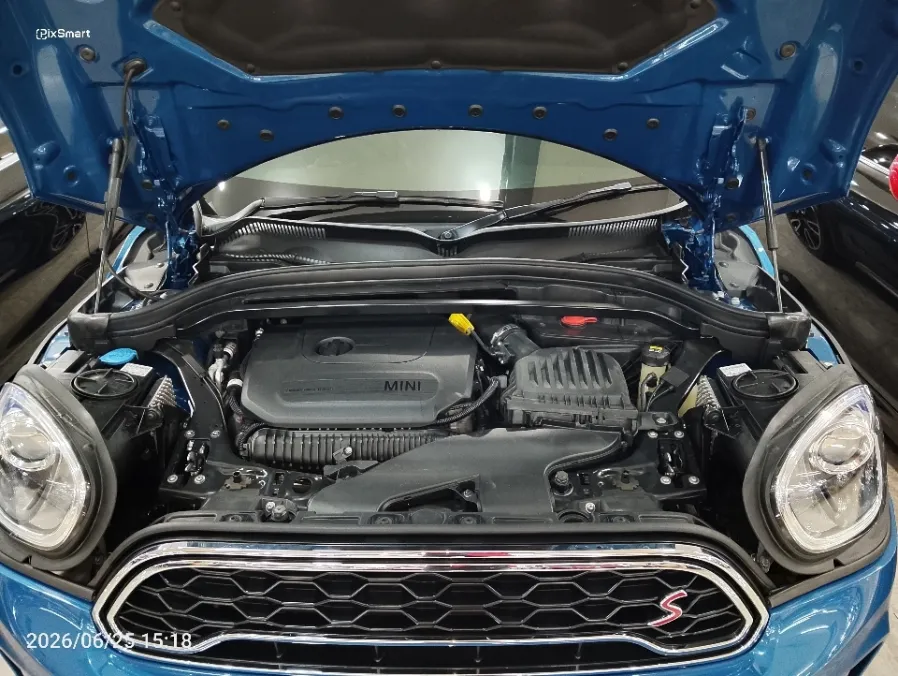 Foto Mobil Bekas Mesin MINI Countryman 2.0 tahun 2020