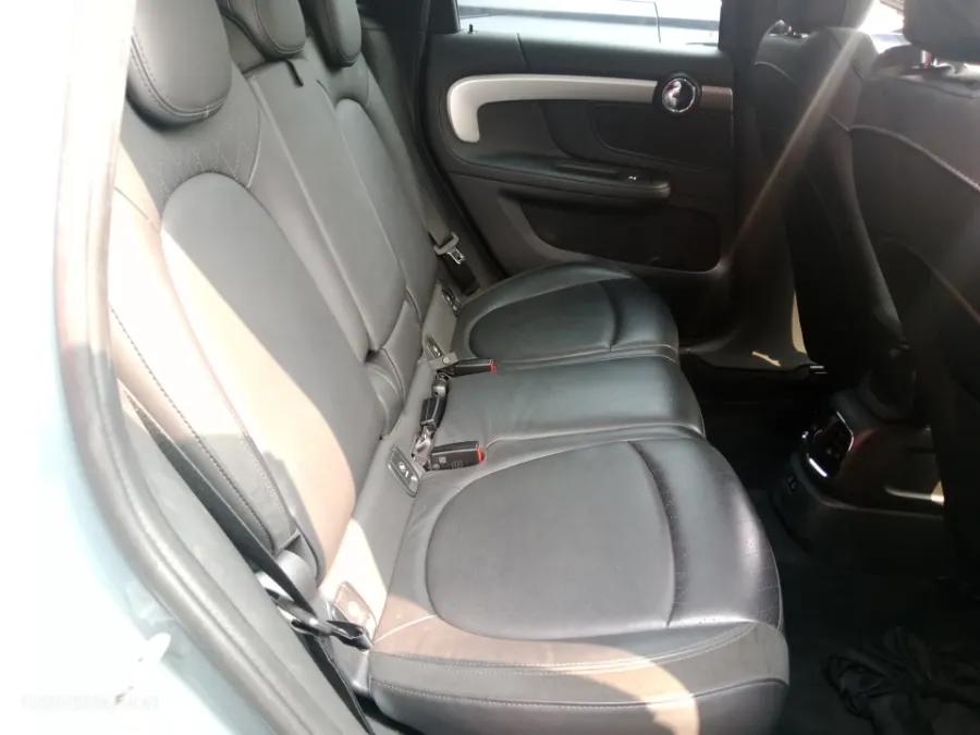 Foto Mobil Bekas Kabin Belakang MINI Countryman 2.0 tahun 2021