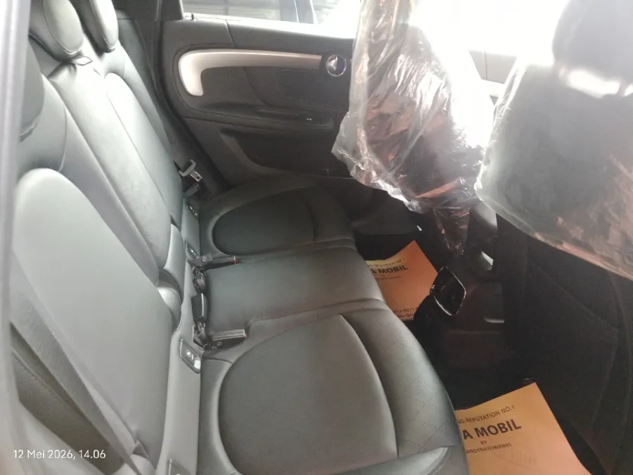 Foto Mobil Bekas Kabin Belakang MINI Countryman 2.0 tahun 2022