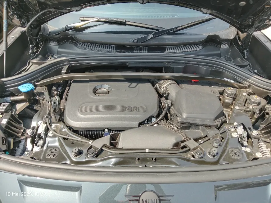 Foto Mobil Bekas Mesin MINI Countryman 2.0 tahun 2024