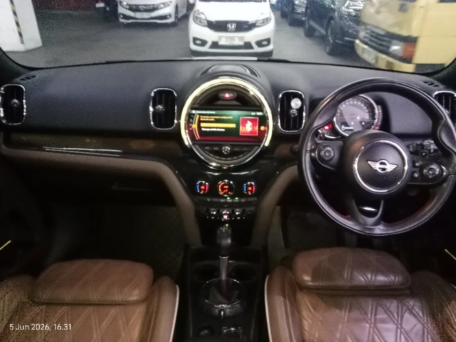 Foto Mobil Bekas Dashboard MINI Countryman 2.0 Cooper S tahun 2017