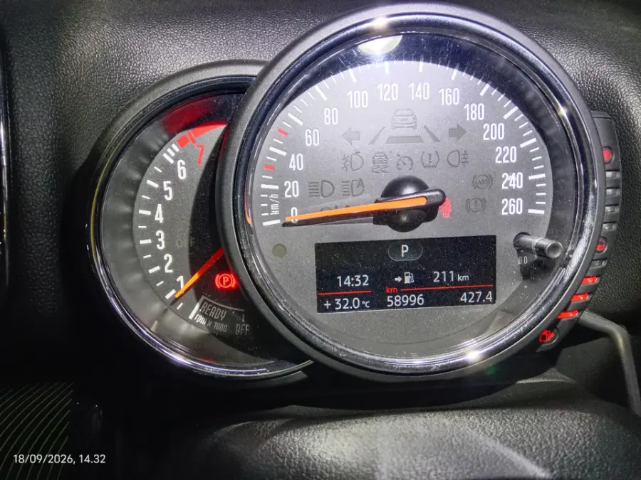 Foto Mobil Bekas Odometer MINI Countryman 2.0 Cooper S tahun 2017