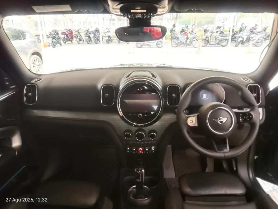Foto Mobil Bekas Dashboard MINI Countryman 2.0 Cooper S tahun 2021