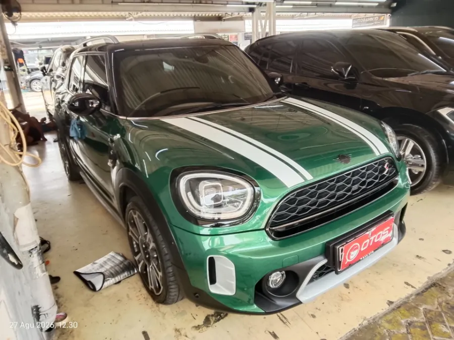 Foto Mobil Bekas Kanan Depan MINI Countryman 2.0 Cooper S tahun 2021
