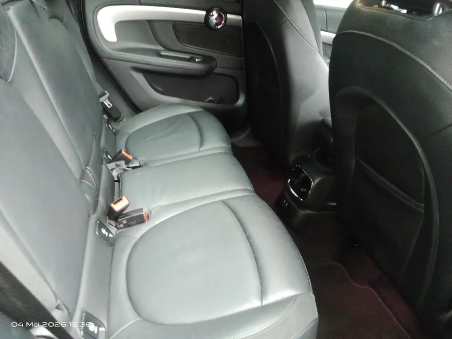 Foto Mobil Bekas Kabin Belakang MINI Countryman 2.0 Cooper S tahun 2022
