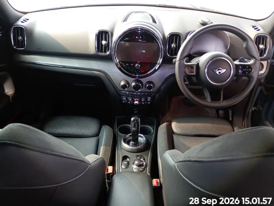 Foto Mobil Bekas Dashboard MINI Countryman 2.0 Cooper S tahun 2023