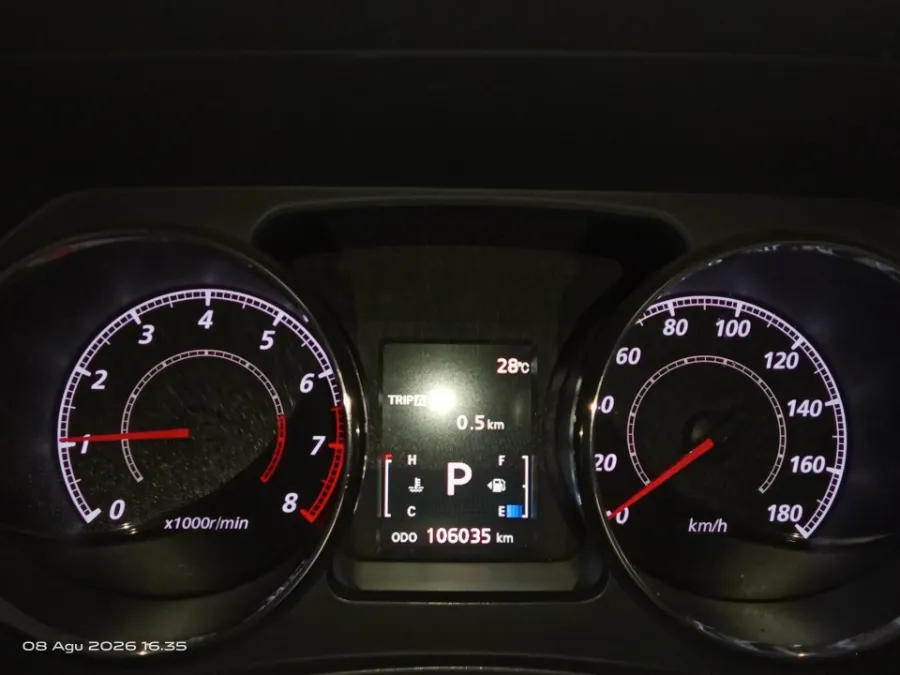 Foto Mobil Bekas Odometer Mitsubishi Delica 2.0 Royal tahun 2016
