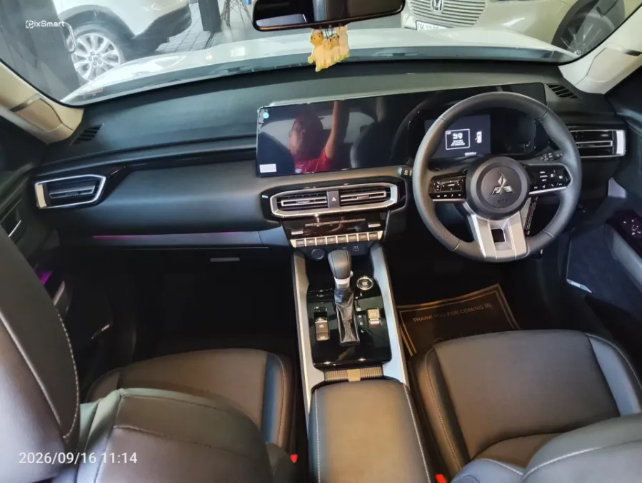 Foto Mobil Bekas Dashboard Mitsubishi Destinator 1.5 Exceed tahun 2025