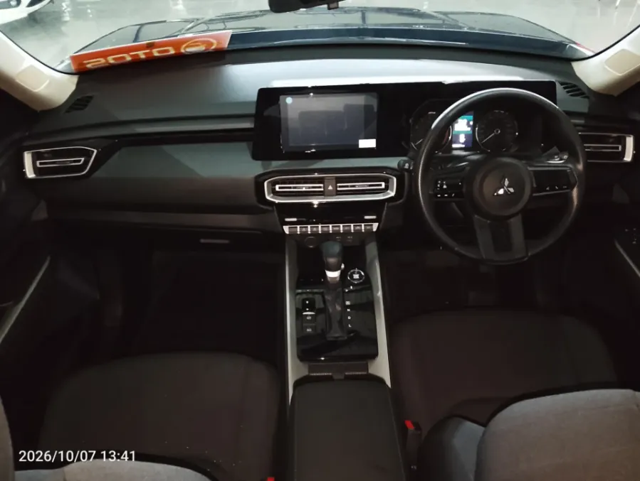 Foto Mobil Bekas Dashboard Mitsubishi Destinator 1.5 Exceed tahun 2025