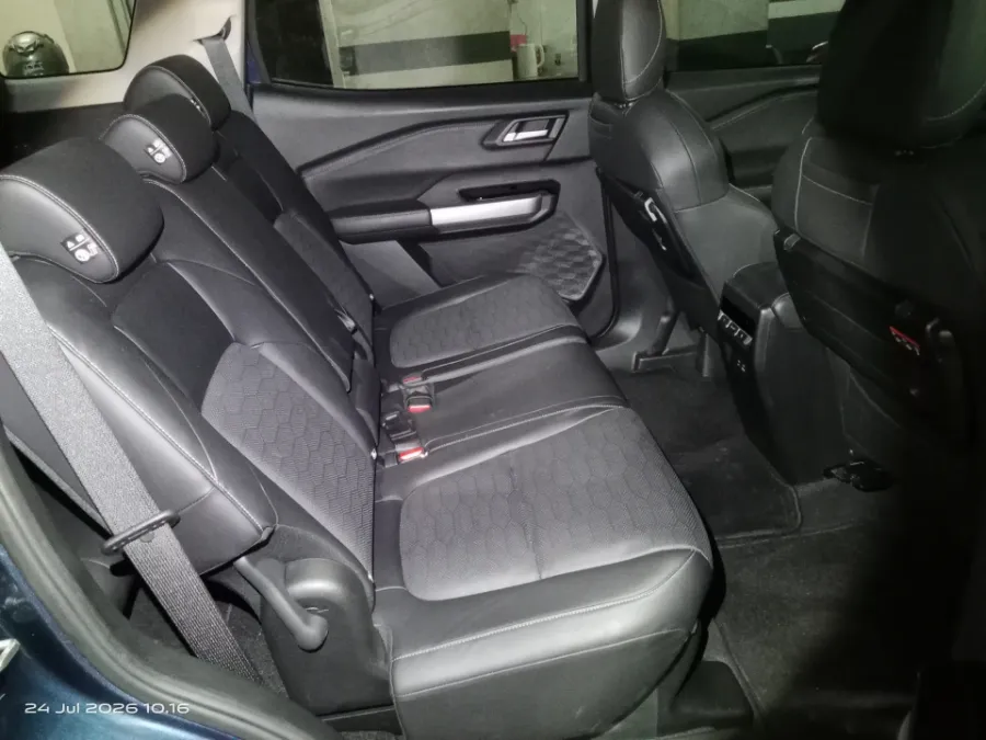 Foto Mobil Bekas Kabin Belakang Mitsubishi Destinator 1.5 Exceed tahun 2025