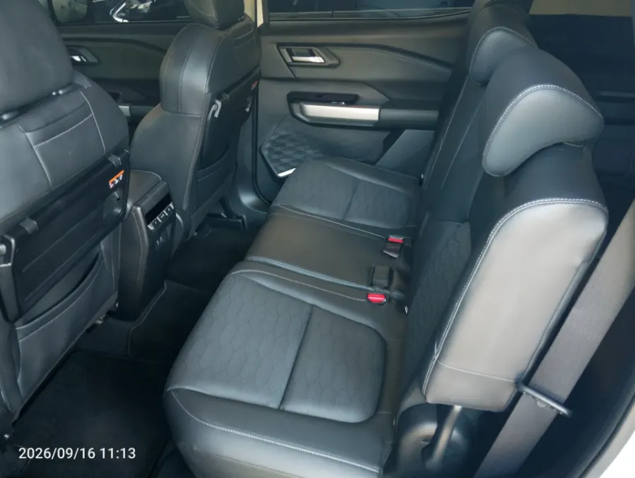 Foto Mobil Bekas Kabin Belakang Mitsubishi Destinator 1.5 Exceed tahun 2025