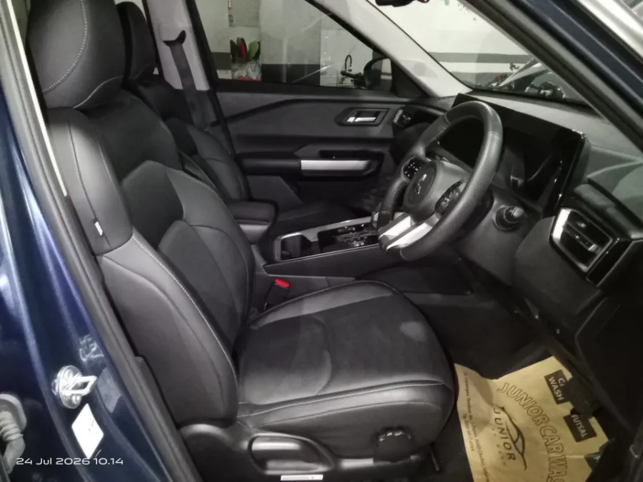 Foto Mobil Bekas Kabin Depan Mitsubishi Destinator 1.5 Exceed tahun 2025