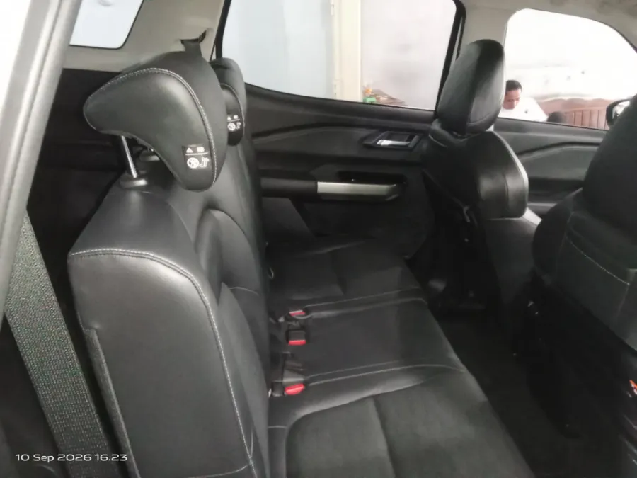 Foto Mobil Bekas Kabin Belakang Mitsubishi Destinator 1.5 Ultimate tahun 2025