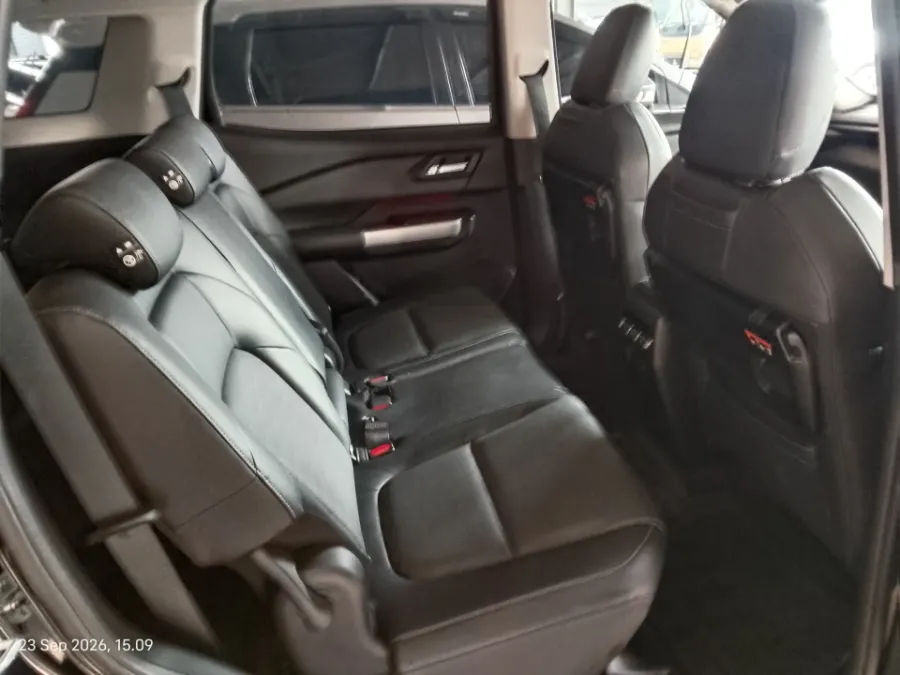 Foto Mobil Bekas Kabin Belakang Mitsubishi Destinator 1.5 Ultimate tahun 2025