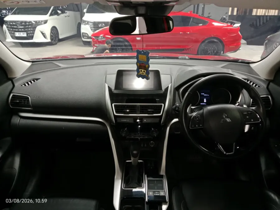 Foto Mobil Bekas Dashboard Mitsubishi Eclipse Cross 1.5 Ultimate tahun 2019