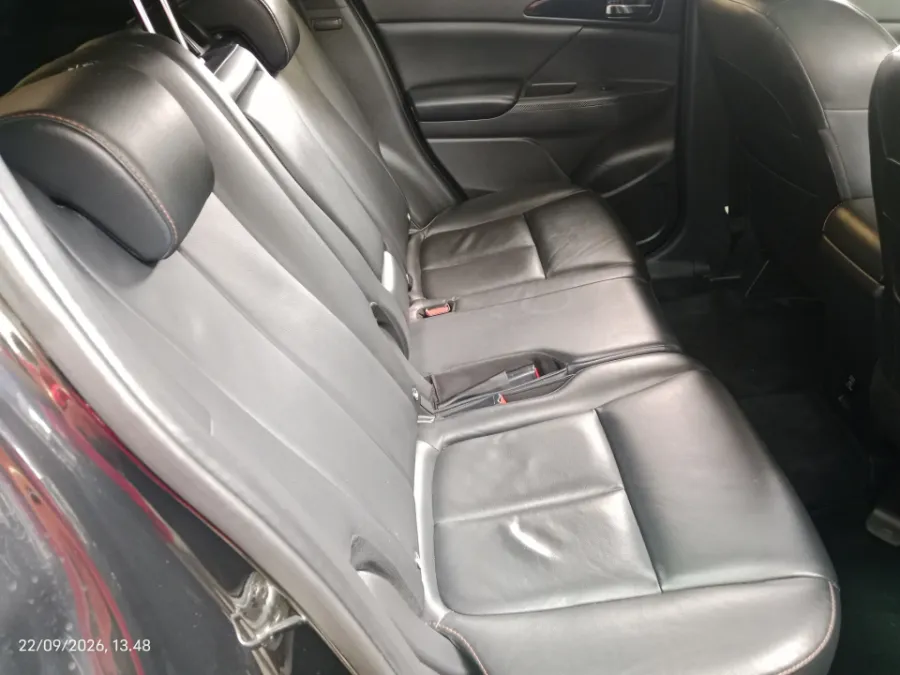 Foto Mobil Bekas Kabin Belakang Mitsubishi Eclipse Cross 1.5 Ultimate tahun 2019