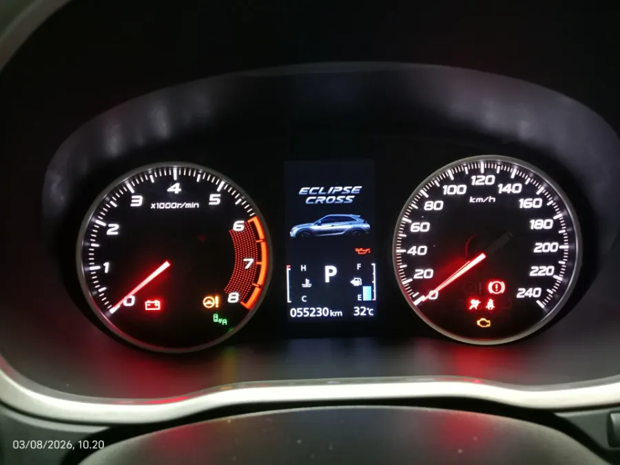 Foto Mobil Bekas Odometer Mitsubishi Eclipse Cross 1.5 Ultimate tahun 2019