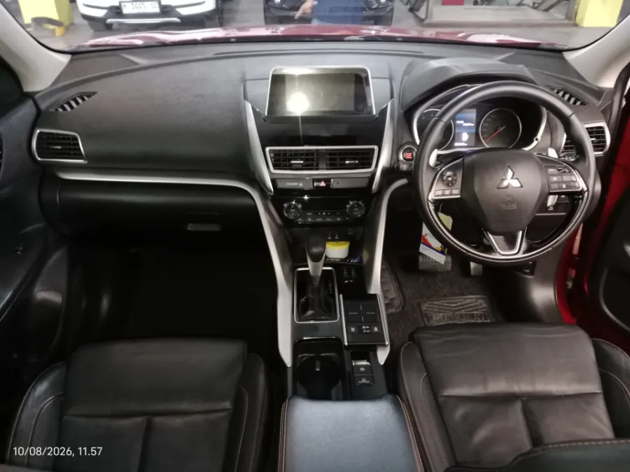 Foto Mobil Bekas Dashboard Mitsubishi Eclipse Cross 1.5 Ultimate tahun 2020