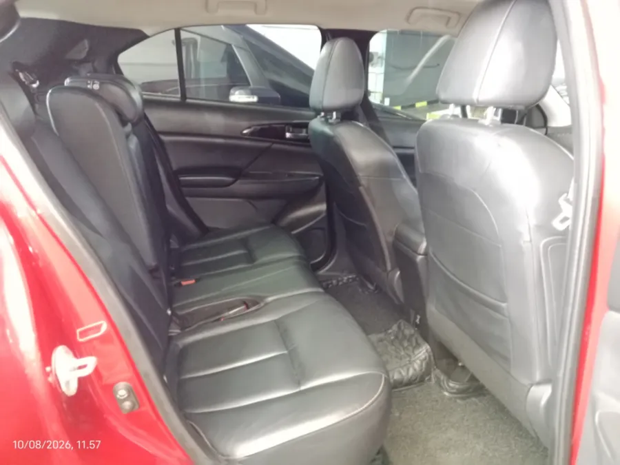 Foto Mobil Bekas Kabin Belakang Mitsubishi Eclipse Cross 1.5 Ultimate tahun 2020
