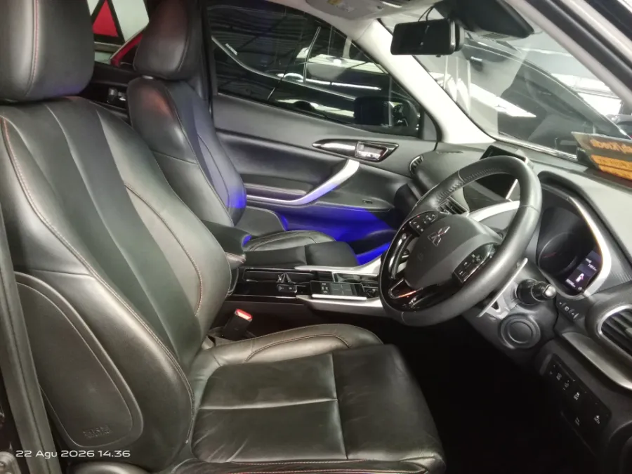 Foto Mobil Bekas Kabin Depan Mitsubishi Eclipse Cross 1.5 Ultimate tahun 2020