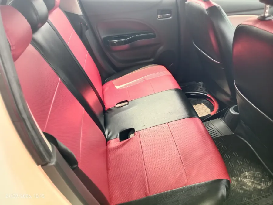 Foto Mobil Bekas Kabin Belakang Mitsubishi Mirage 1.2 Exceed tahun 2016