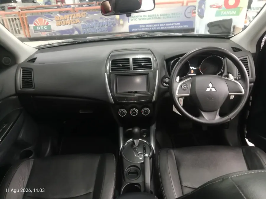 Foto Mobil Bekas Dashboard Mitsubishi Outlander 2.0 PX 4X2 tahun 2016