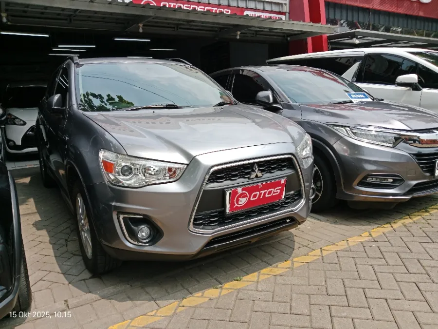 Foto Mobil Bekas Kanan Depan Mitsubishi Outlander Sport 2.0 GLS tahun 2016