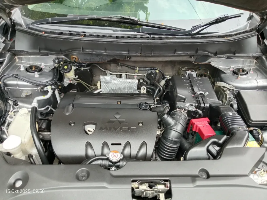 Foto Mobil Bekas Mesin Mitsubishi Outlander Sport 2.0 GLS tahun 2016