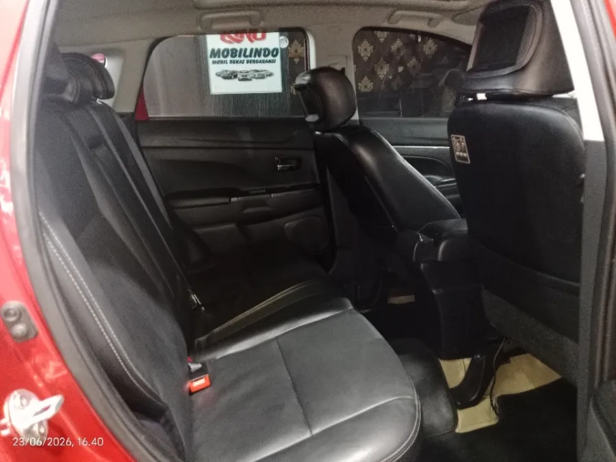 Foto Mobil Bekas Kabin Belakang Mitsubishi Outlander Sport 2.0 PX tahun 2014