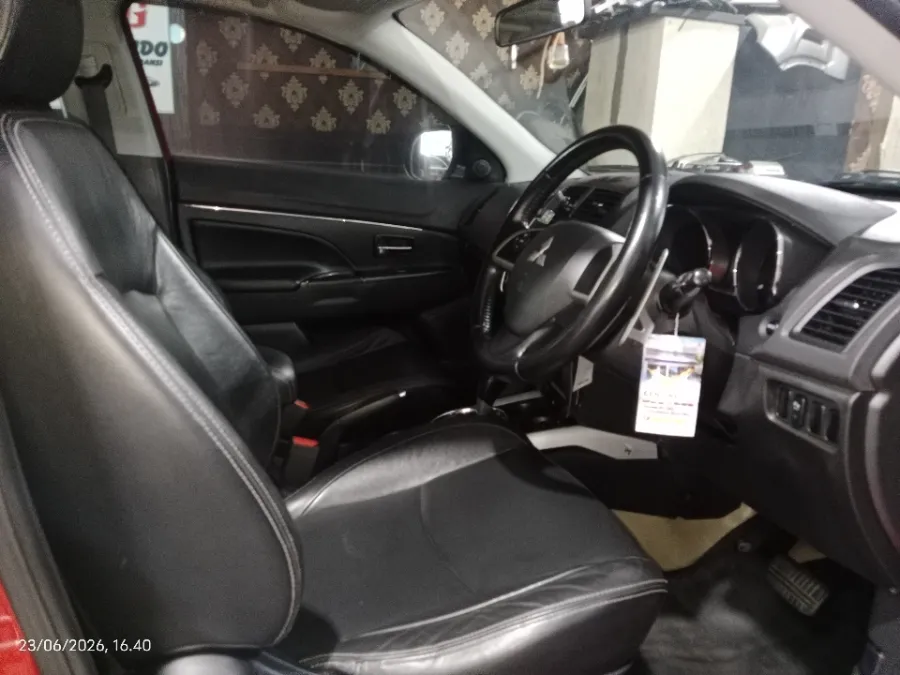 Foto Mobil Bekas Kabin Depan Mitsubishi Outlander Sport 2.0 PX tahun 2014
