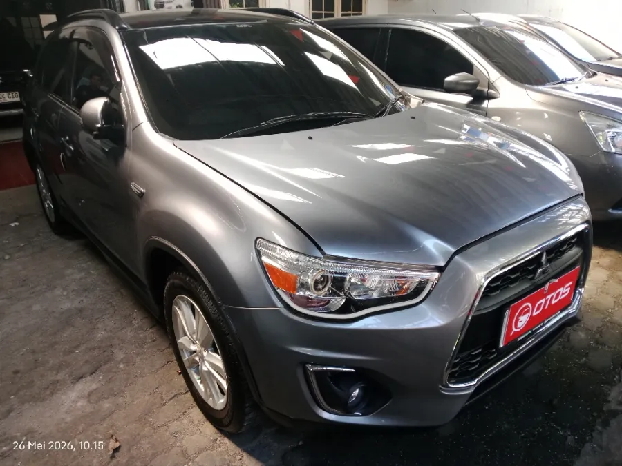 Foto Mobil Bekas Kanan Depan Mitsubishi Outlander Sport 2.0 PX tahun 2014