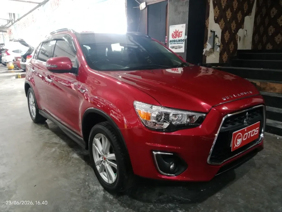 Foto Mobil Bekas Kanan Depan Mitsubishi Outlander Sport 2.0 PX tahun 2014