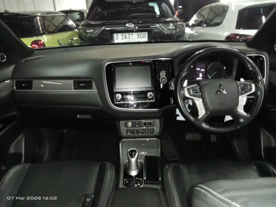 Foto Mobil Bekas Dashboard Mitsubishi Outlander Sport 2.4 tahun 2019