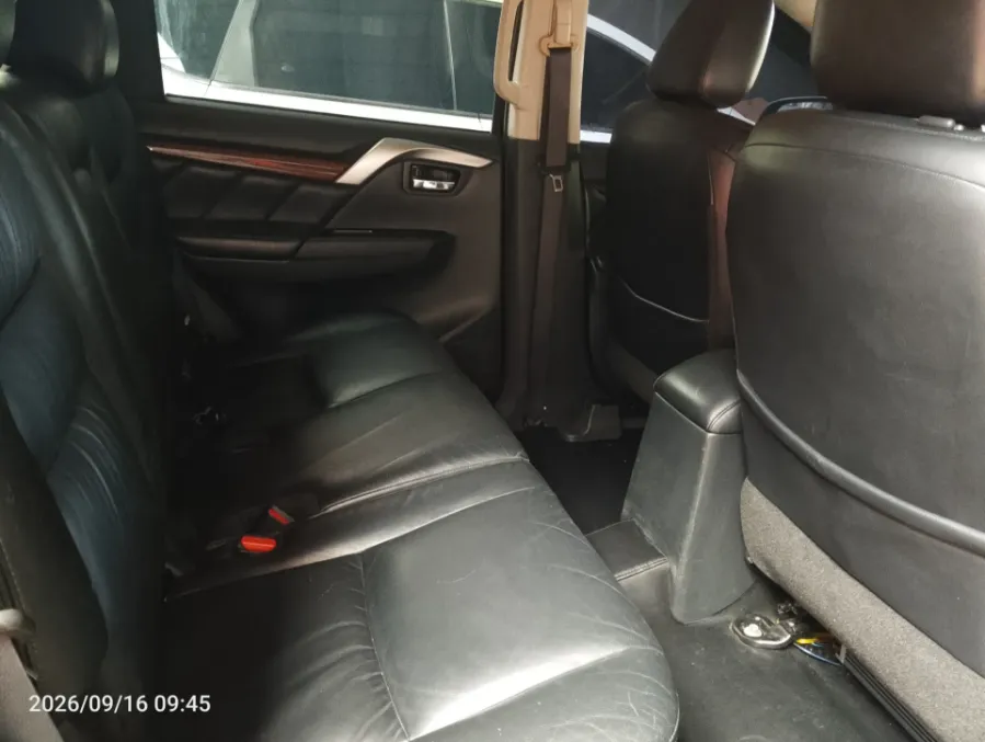 Foto Mobil Bekas Kabin Belakang Mitsubishi Pajero Sport 2.4 Dakar tahun 2016