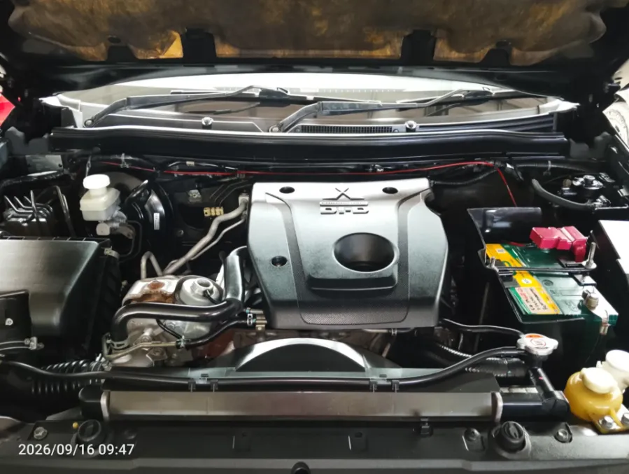 Foto Mobil Bekas Mesin Mitsubishi Pajero Sport 2.4 Dakar tahun 2016