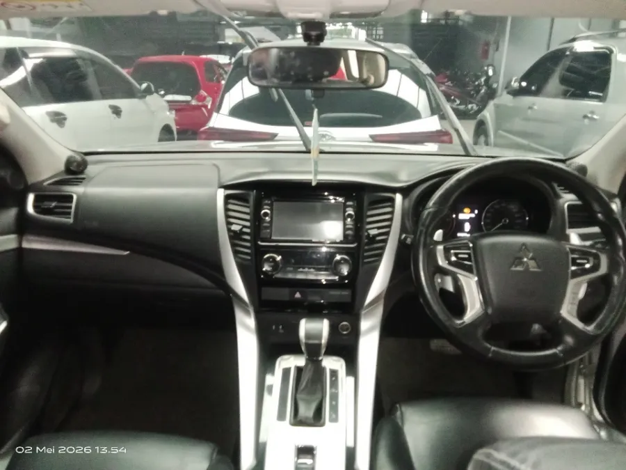 Foto Mobil Bekas Dashboard Mitsubishi Pajero Sport 2.4 Dakar tahun 2018