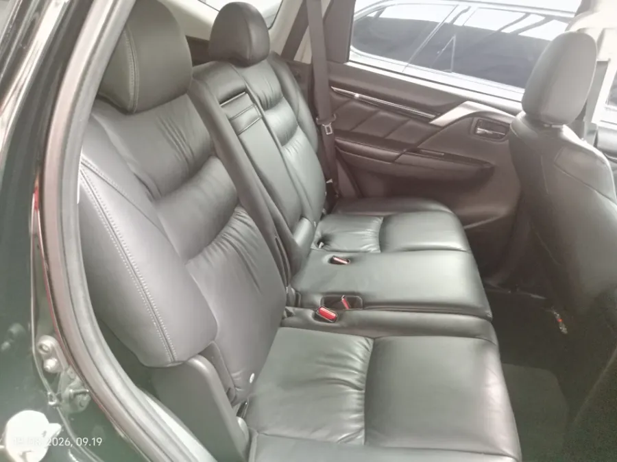 Foto Mobil Bekas Kabin Belakang Mitsubishi Pajero Sport 2.4 Dakar tahun 2018