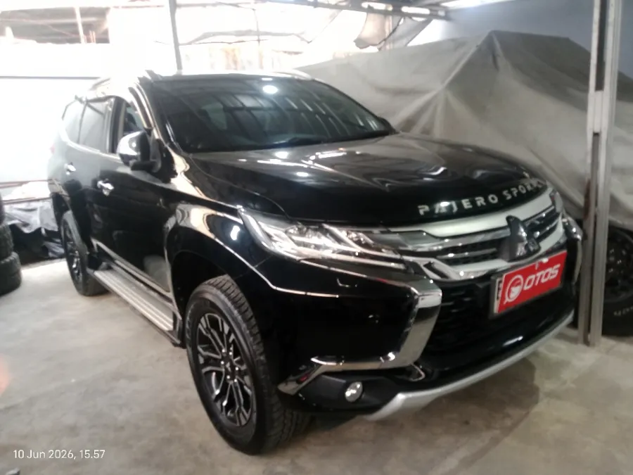 Foto Mobil Bekas Kanan Depan Mitsubishi Pajero Sport 2.4 Dakar tahun 2018