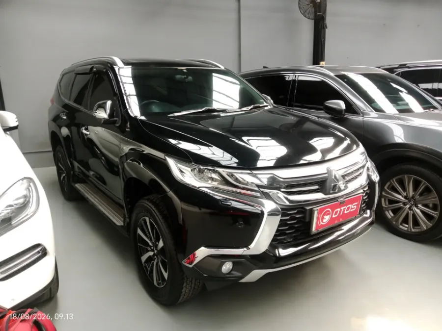 Foto Mobil Bekas Kanan Depan Mitsubishi Pajero Sport 2.4 Dakar tahun 2018