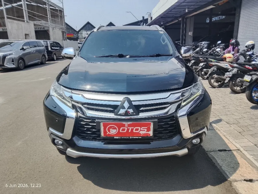 Foto Mobil Bekas Tampak Depan Mitsubishi Pajero Sport 2.4 Dakar tahun 2018