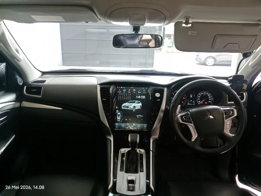 Foto Mobil Bekas Dashboard Mitsubishi Pajero Sport 2.4 Dakar tahun 2019