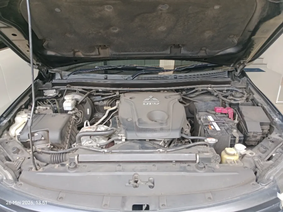 Foto Mobil Bekas Mesin Mitsubishi Pajero Sport 2.4 Dakar tahun 2019