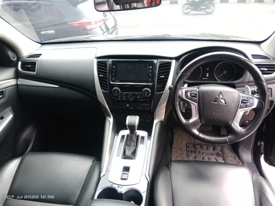 Foto Mobil Bekas Dashboard Mitsubishi Pajero Sport 2.4 Dakar tahun 2020