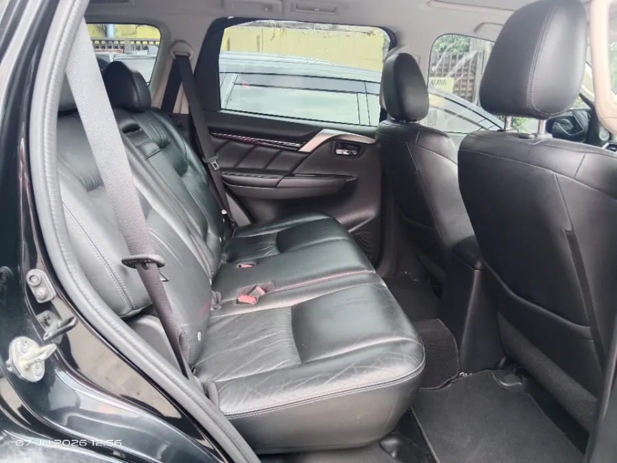 Foto Mobil Bekas Kabin Belakang Mitsubishi Pajero Sport 2.4 Dakar tahun 2020