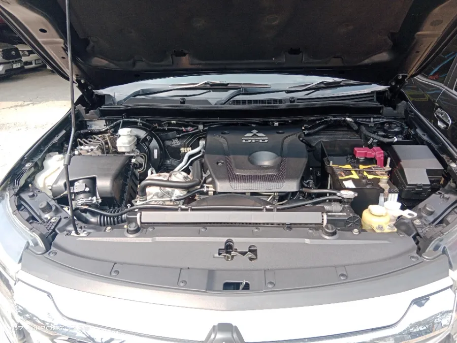 Foto Mobil Bekas Mesin Mitsubishi Pajero Sport 2.4 Dakar tahun 2020