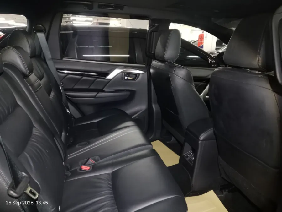 Foto Mobil Bekas Kabin Belakang Mitsubishi Pajero Sport 2.4 Dakar tahun 2025